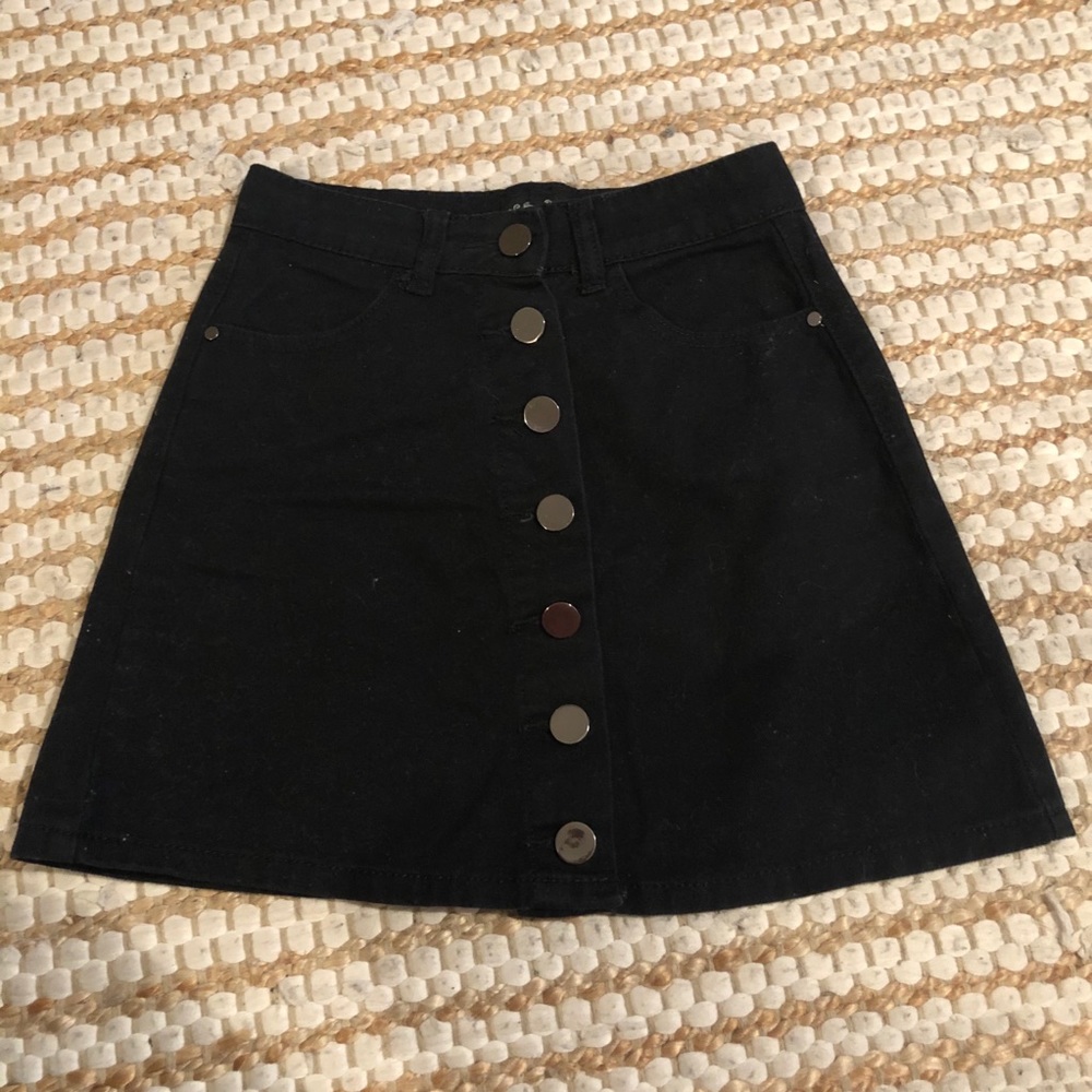 Black mini skirt